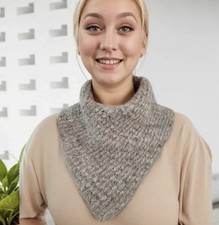 2 Women Neck Warmer Scarf Knitted Fake Collar Turtleneck triangle brown + grey 