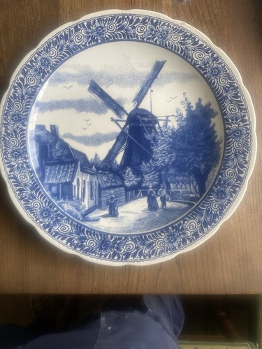 Delft blue plate in - blue,