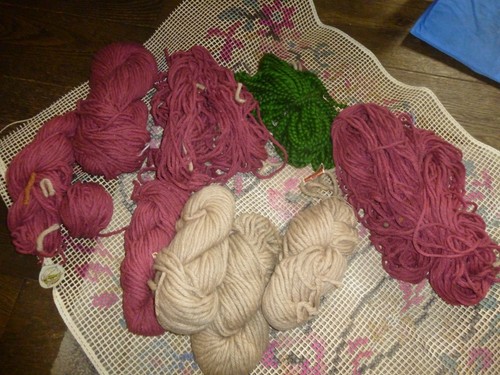 Vintage rug latch hook making - latch,