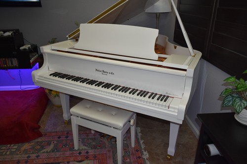 Hallet and davis - hallet, piano