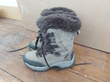 Hi-Tec St. Moritz 200 Women’s  Waterproof Snow Boots Size 4