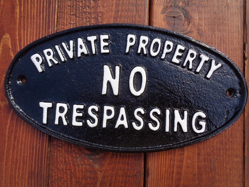 Large oval private property - oval,