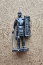 Vintage 1992 KINDER SUPRISE EGG TOY Metal Roman Soldier on Base 40mm Tall.