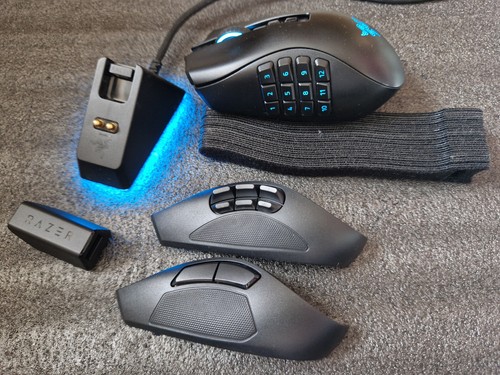 Boxed razer naga - boxed, dock