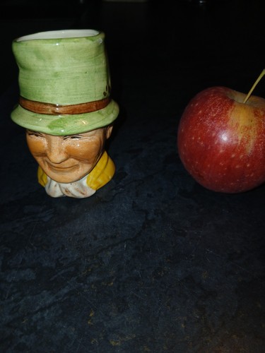 Siltone pottery character - siltone,