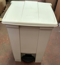 Commercial Rubbermaid Beige