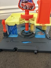 Hot Wheels City Downtown Express Car Wash Playset
