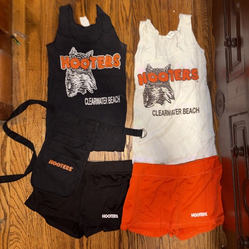 Hooters clearwater beach full - clearwater,
