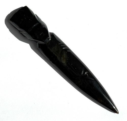 Black obsidian letter - ❤️,