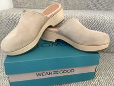 Toms "Addison" Beige Suede Platform Mule Clogs.  Size 6.5 UK. Immaculate 