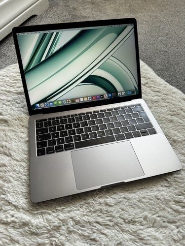 Apple macbook pro inch 2017 - 13,