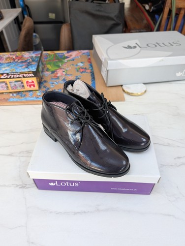 Ladies faux leather deep