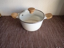 ERNESTO LIDDED SAUCEPAN - 21cm - WHITE WITH TWIN WOOD EFFECCT HEAT PROOF HANDLE