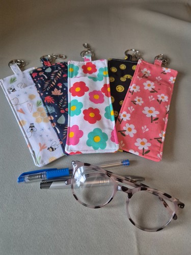 Double sided lanyard holder - double,