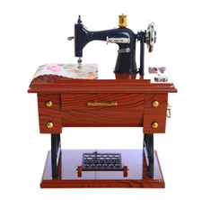 Sewing machine featherweight - sewing,