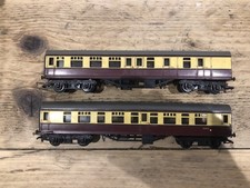 Triang Carriages R28/220 &
