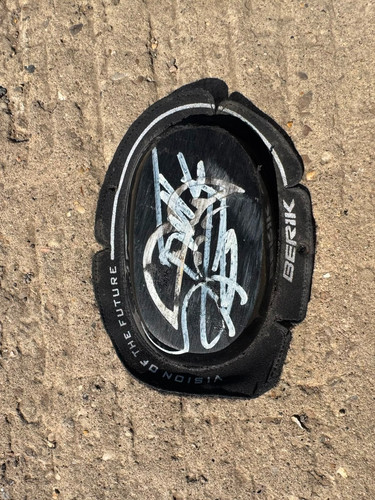 Ruben xaus signed knee slider - xaus,