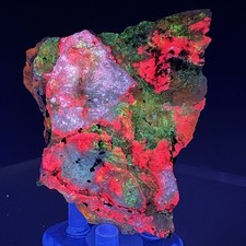Fluorescent Tugtupite, Ussingite, Chkalovite: Taseq Slope, llímaussaq, Greenland