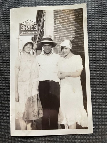 Antique 1920s flapper photo - 1920s,