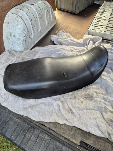Kawasaki zx550 gpz 550 seat - kawasaki,