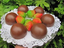 FAKE ARTIFICIAL  CHOCOLATE