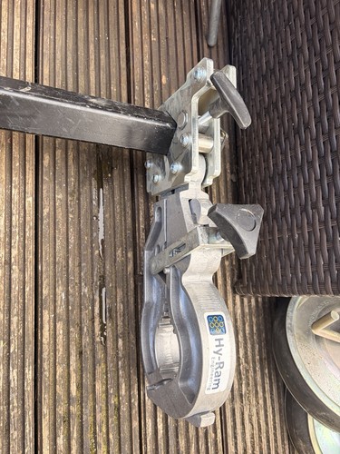 Ram mains clamp alignment - hy-ram,