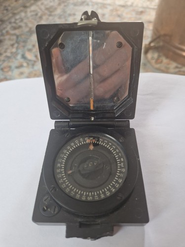 Vintage compass magnetic - vintage,