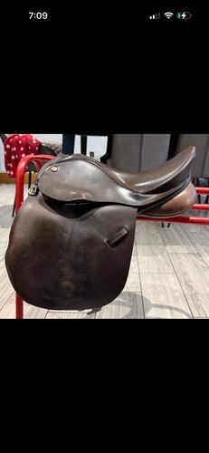 Wide show saddle in - wide,