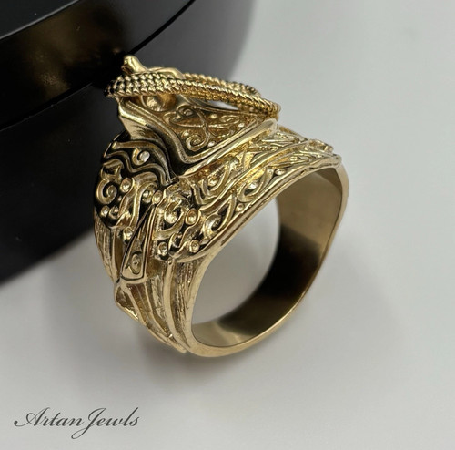 Heavy saddle 9ct - heavy, gold