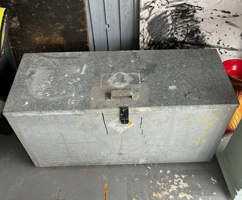 Large lockable metal tool box - large,