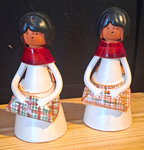 Pair terracotta figurines - of,