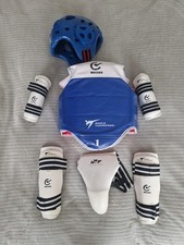 Taekwondo sparring kit inc helmet and body protector size S , 