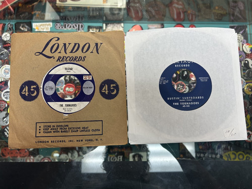 Tornadoes lot of 2 - -,