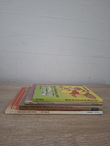 Vintage winnie the - winnie-the-pooh, a.a