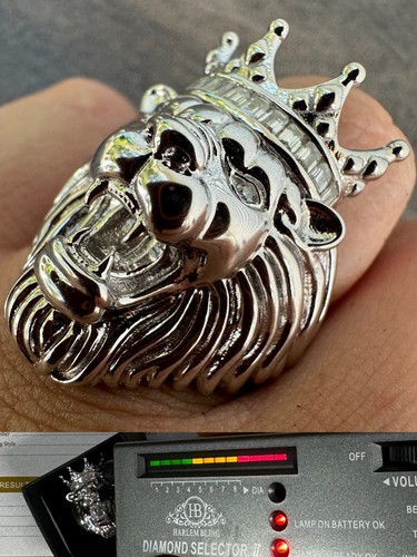 Lion moissanite baguette - lion, w.