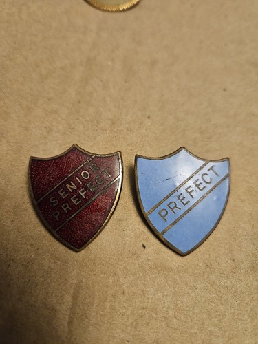 Snr prefect badges - &prefect, 1