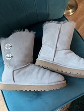 New Grey Suede Sheepskin Bailey Style UGG Boots Diamanté Clasp Size 6