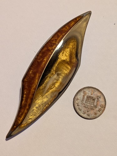 Vintage 70s 80s brooch