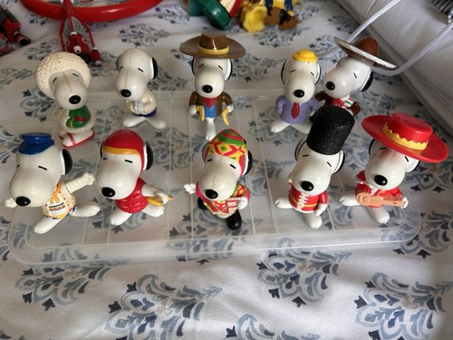 Mcdonald snoopy world - snoopy,
