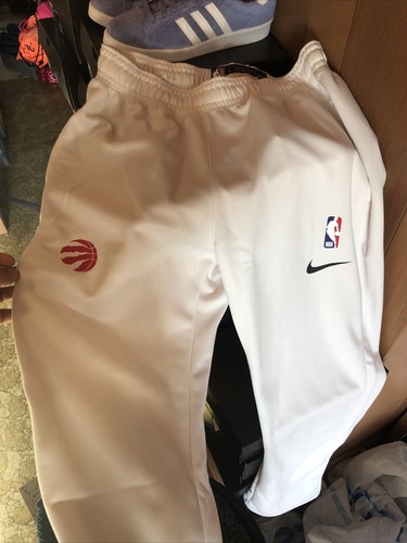Nwt toronto raptors nike - nwt,