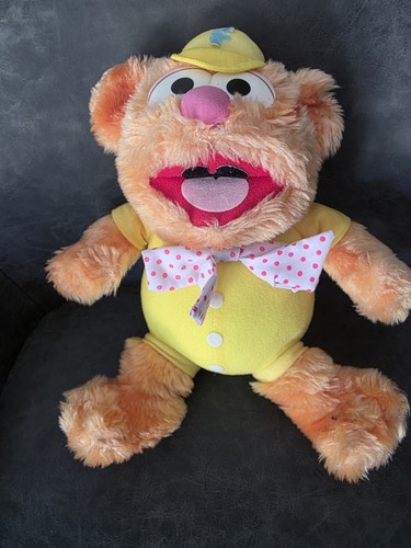 1980 jim henson - fozzie, bear