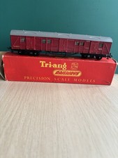 Triang Boxed R227 B.R. Maroon