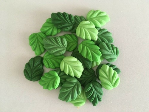 Small mixed green leaves - green,