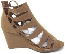 New Womens US Size 8 Avon