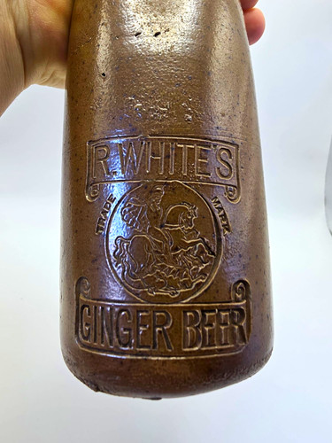 White stoneware ginger - r, white's