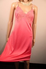 VTG CHARNOS ROSE PINK THICKER GLOSSY NYLON & LACE FULL SLIP, PETTICOAT, SIZE L