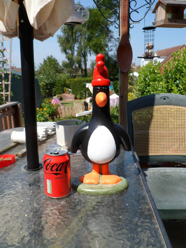 Feathers mcgraw display - mcgraw, 14”