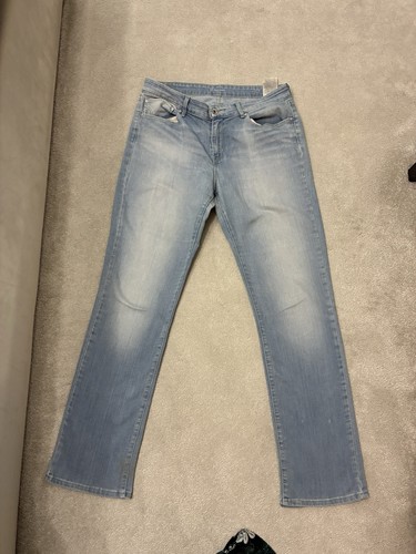 Levi demi curve - levi’s,