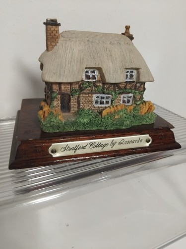Stratford cottage leonardo - stratford, by