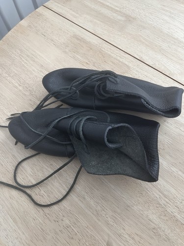 Black leather lace soft - black,